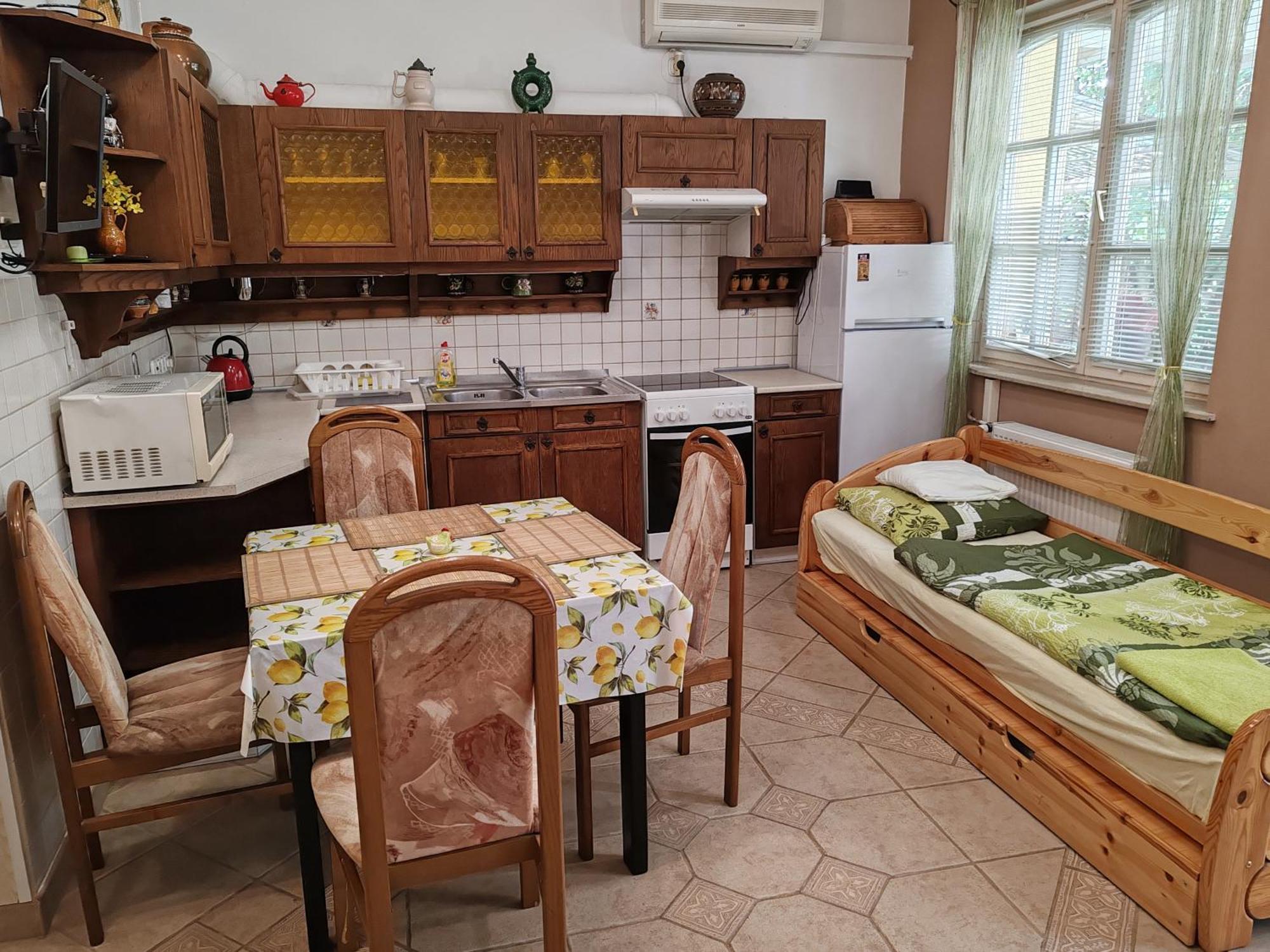 Apartment Patricia With Garden Будапеща Екстериор снимка