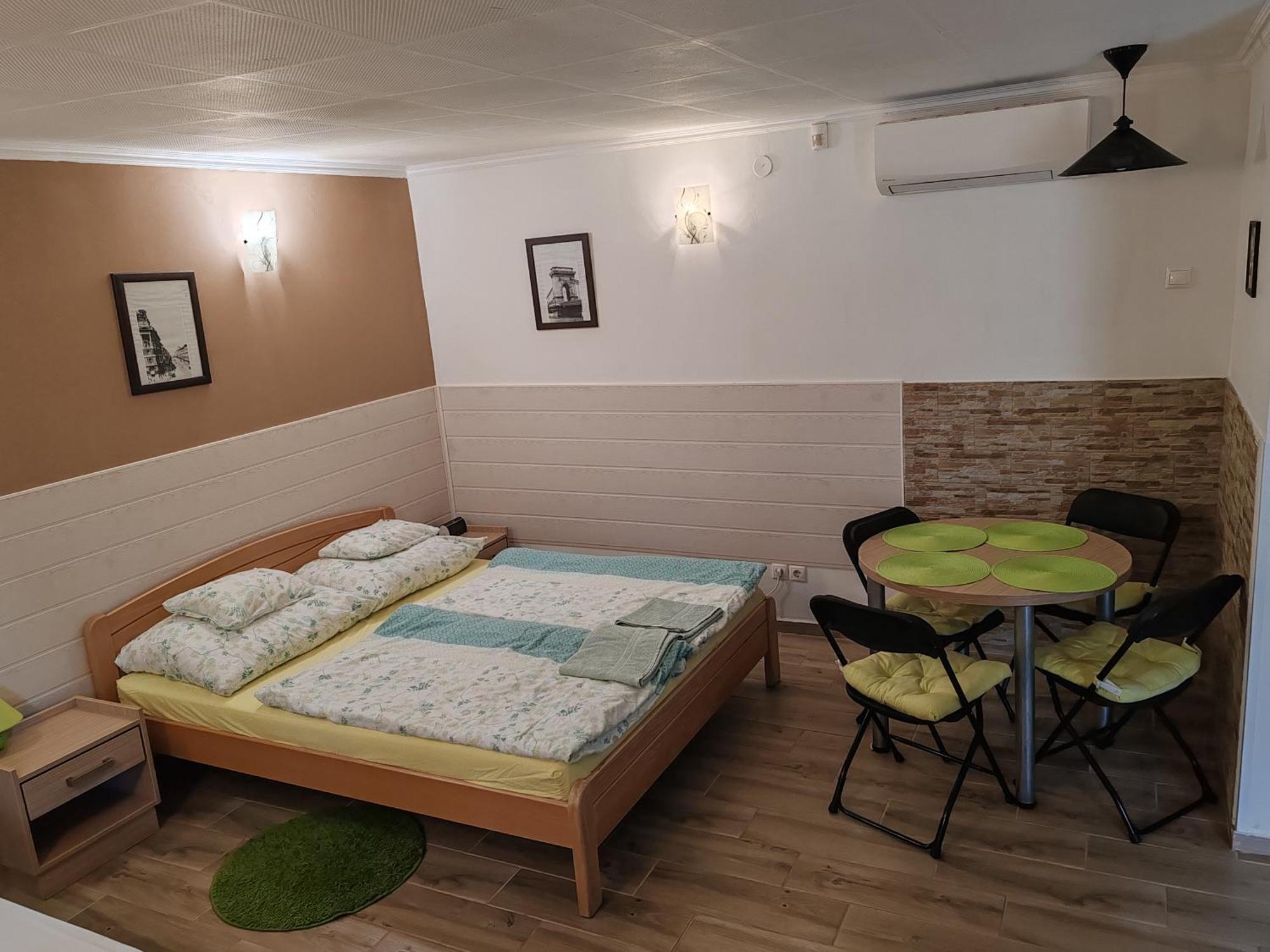 Apartment Patricia With Garden Будапеща Екстериор снимка