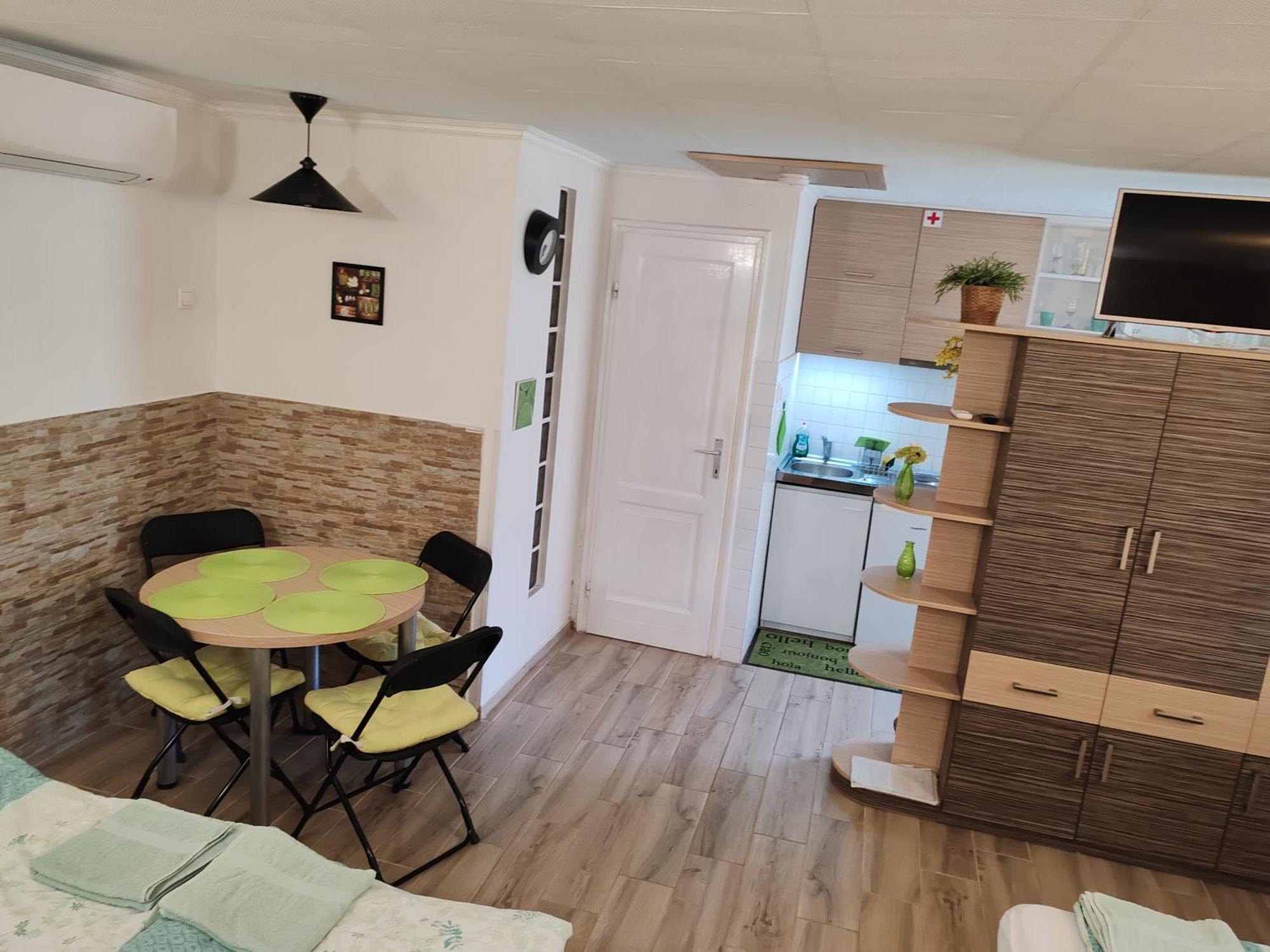 Apartment Patricia With Garden Будапеща Екстериор снимка